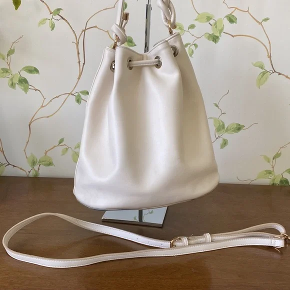 A New Day Off White Bucket Bag - Picture 5 of 9